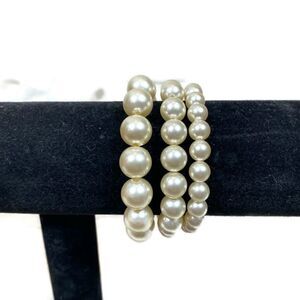 Lot of three Consecutively Sized Faux Pearl‎ Bracelets One Size Stretchy